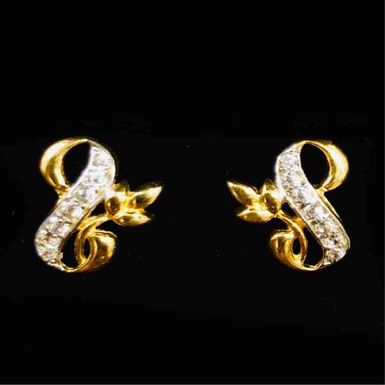 22KT Gold Exclusive Diamond Earrings - Image 4