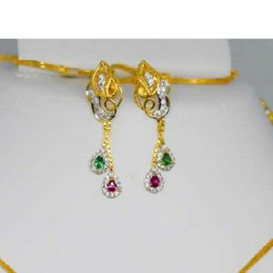 Chain pendant set with colour stone
