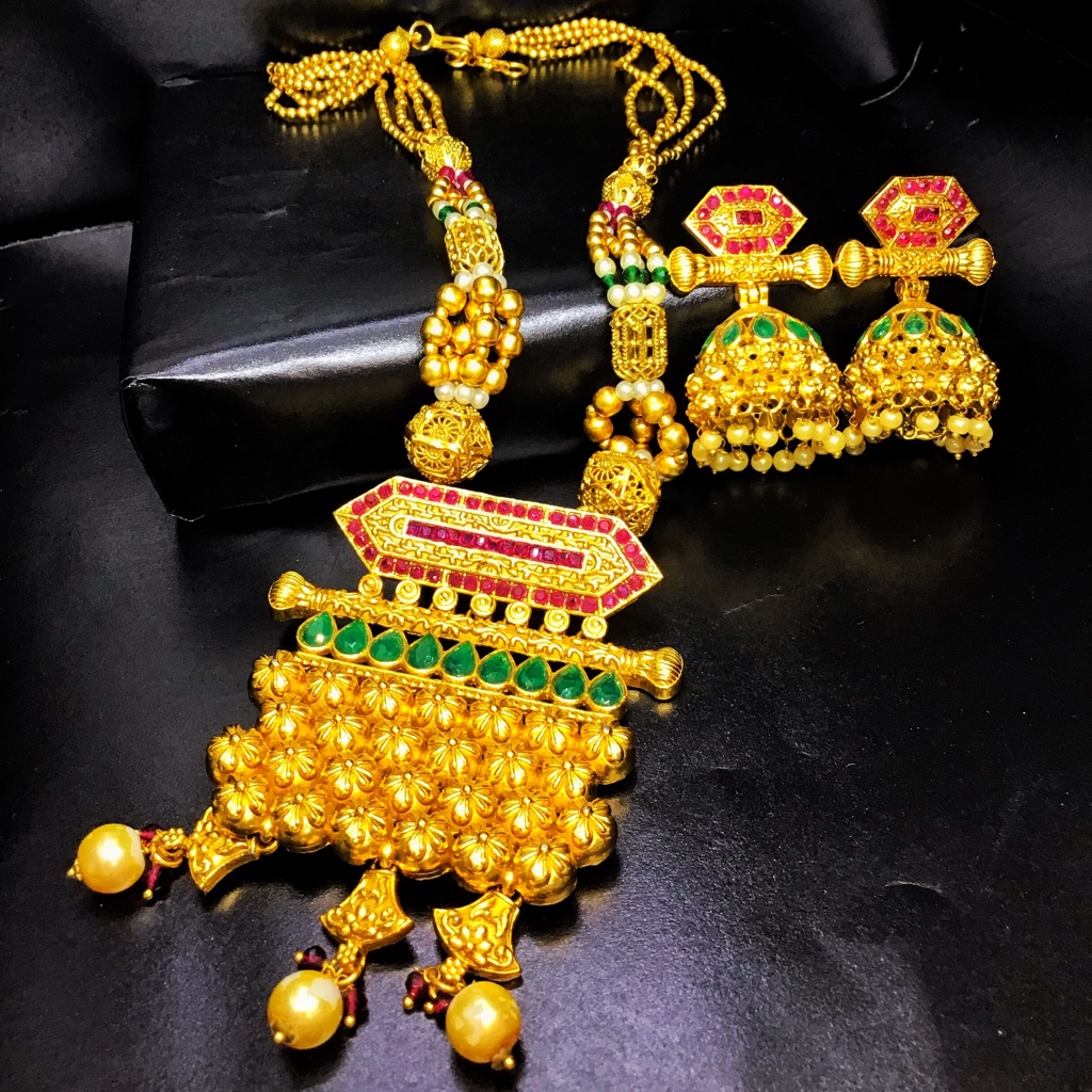 DESIGNING FANCY 1 GRAM GOLD SET