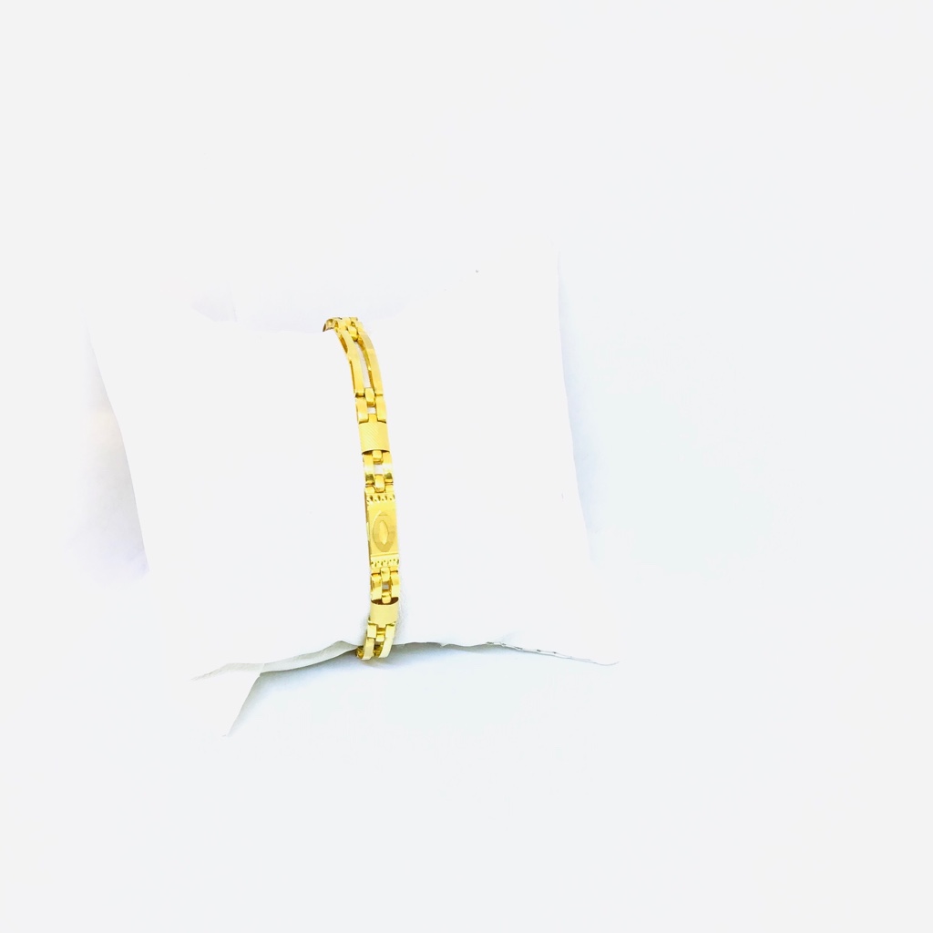 DESIGNING FANCY BRANDED BRACELET