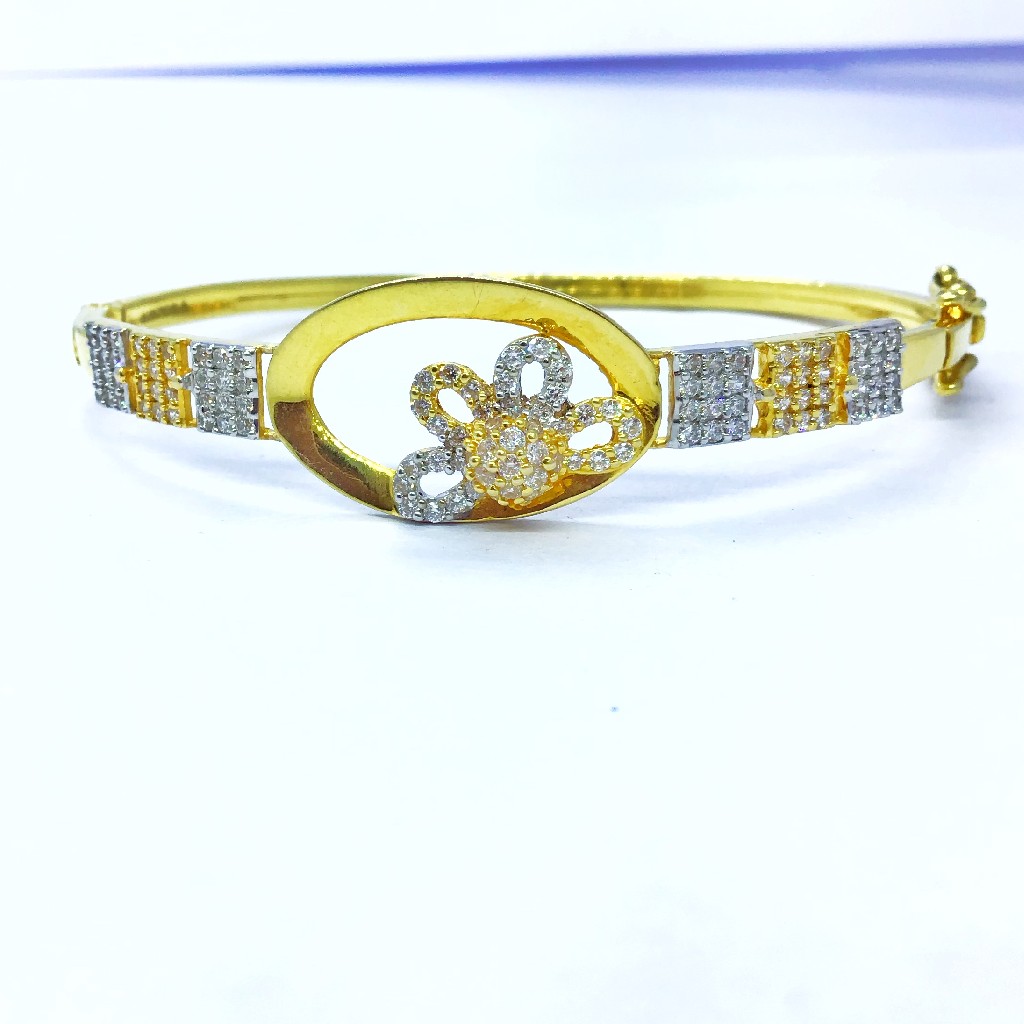 DESIGNED FANCY GOLD KADA BRACELET