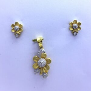 FANCY FLOWER GOLD PENDANT SET