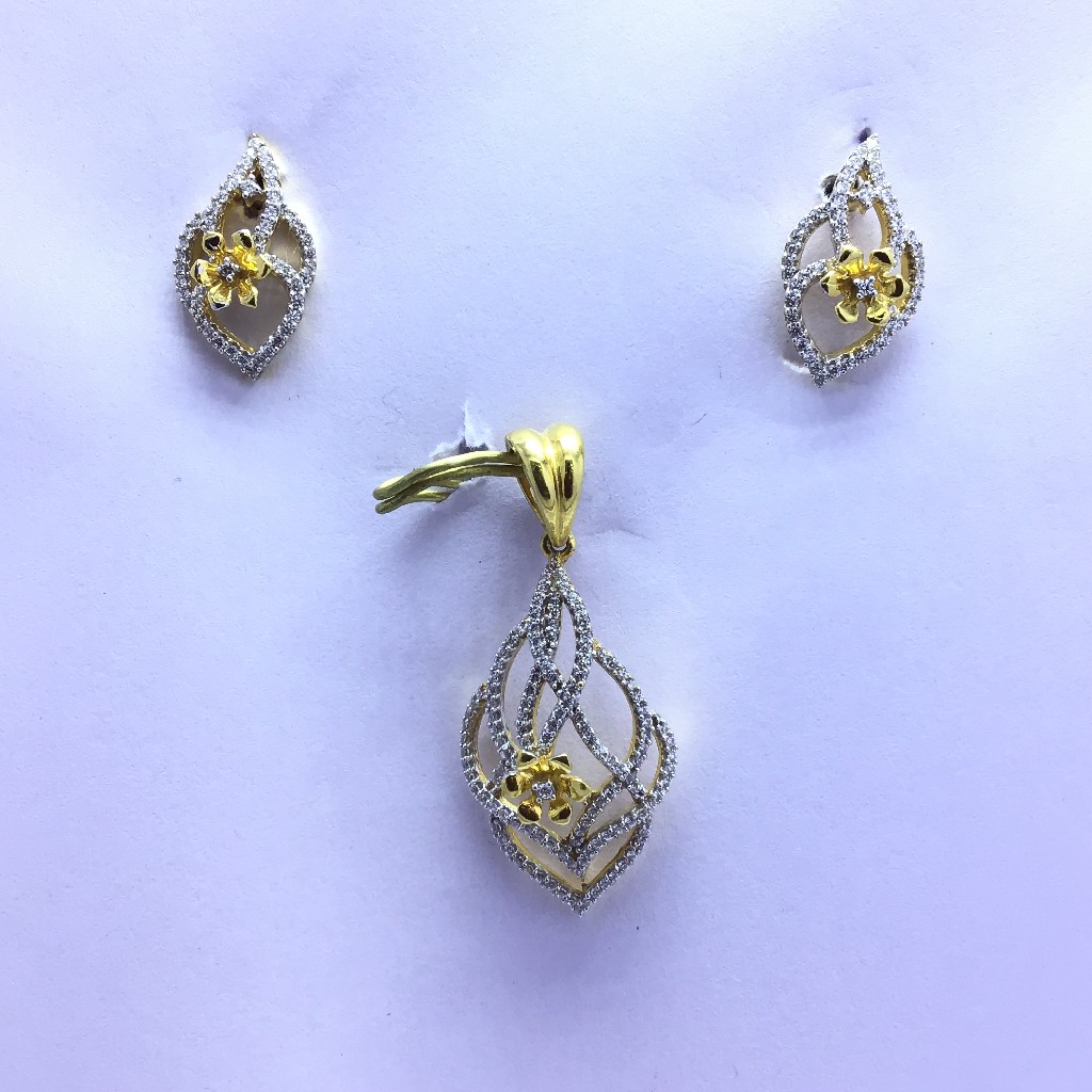 DESIGNING FANCY FLOWER GOLD PENDANT SET