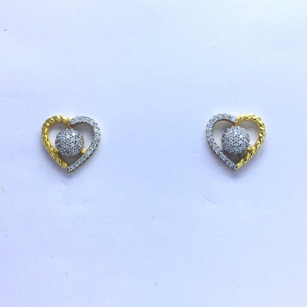 designing heart fancy gold earrings