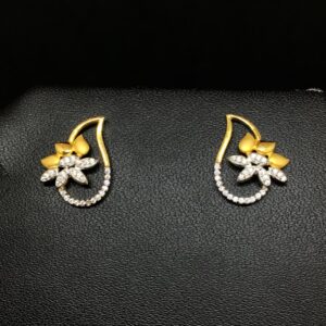 designing fancy gold earrings