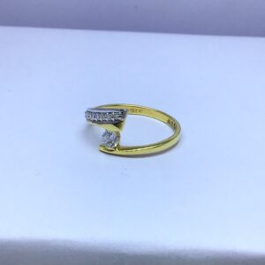 branded fancy ladies gold ring