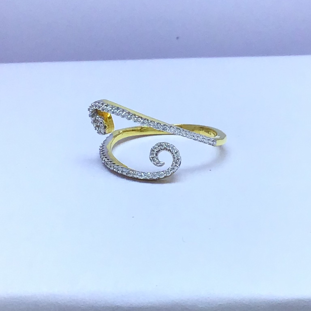Designing ladies fancy gold ring - Image 2