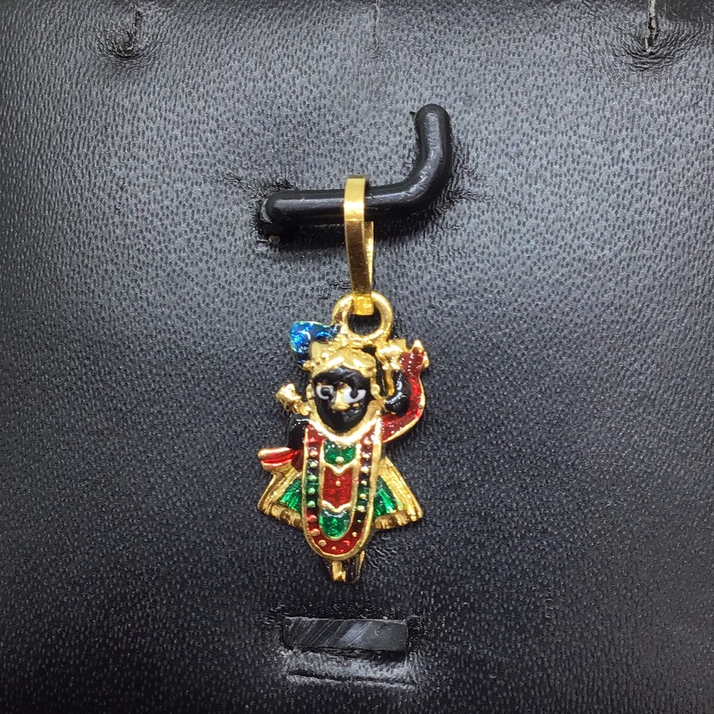 Designed gold pendant
