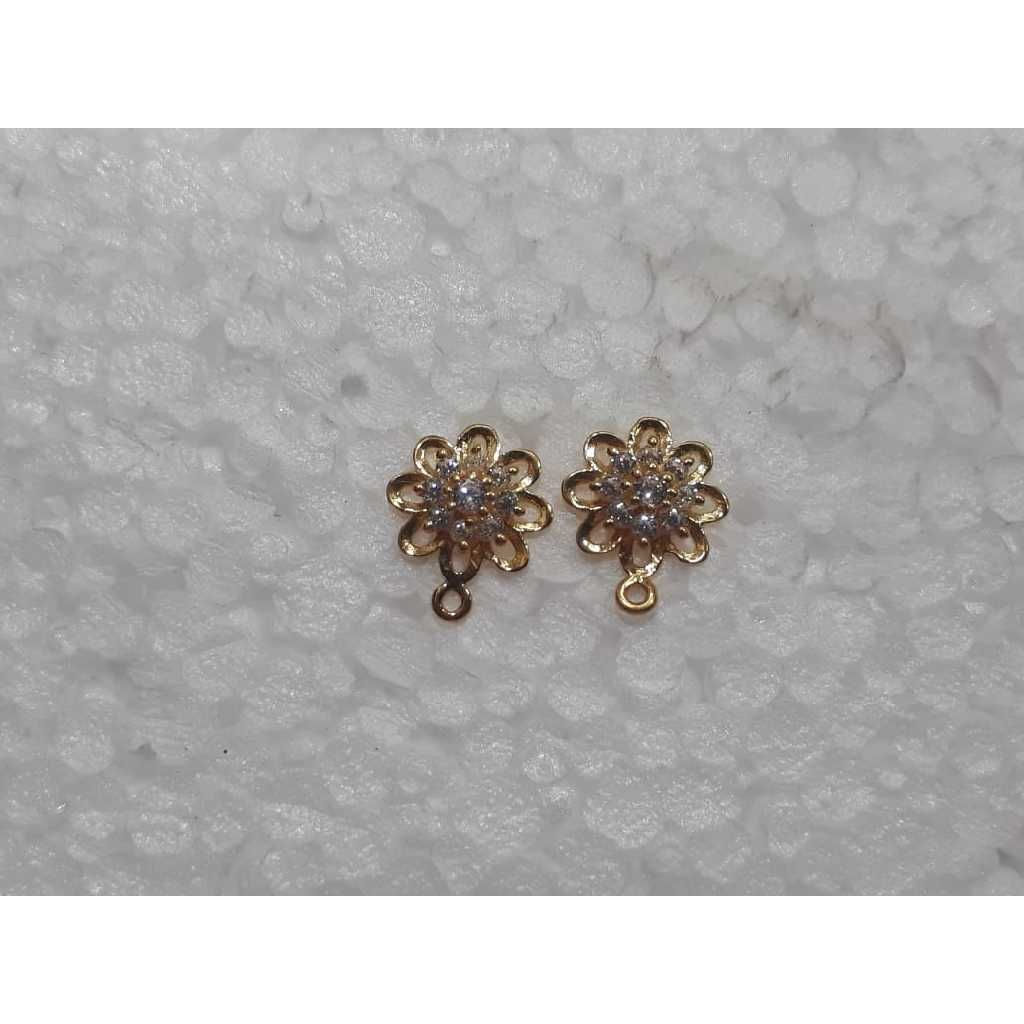 18KT Gold Ladies Earrings