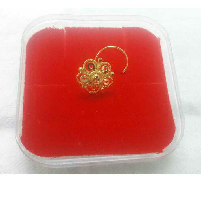 18kt Gold Fancy Classic Nose Pin
