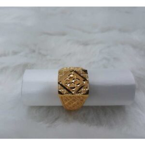 18kt Gold Fancy Gents Ring