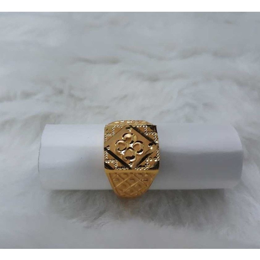 18kt Gold Fancy Gents Ring