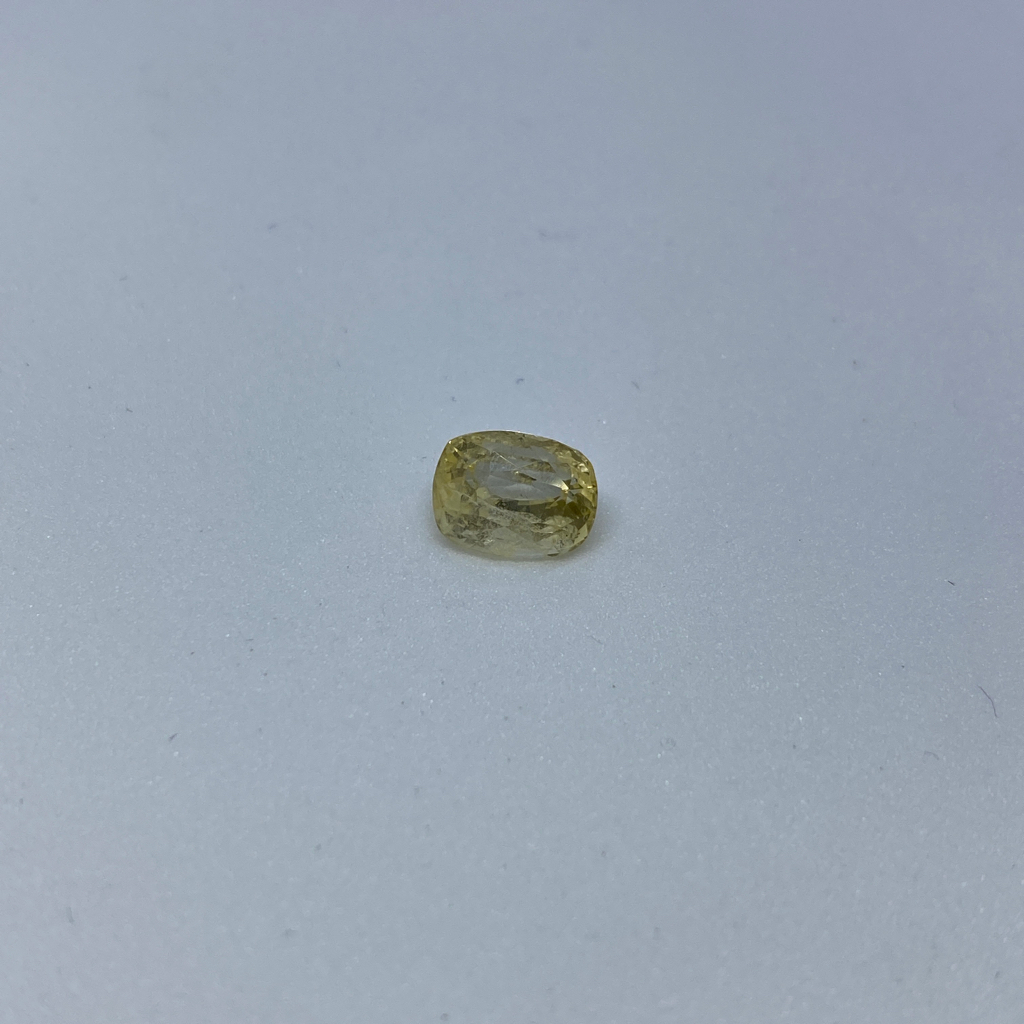 3.21ct cushion yellow yellow-sapphire-pukhraj
