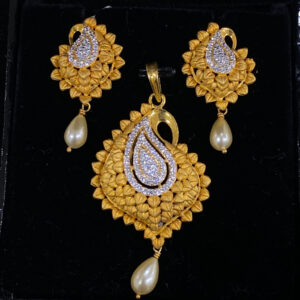 Cz gold fusion pendant set