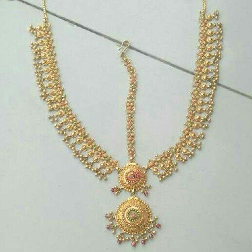 22kt Attractive Gold Tikka For Ladies