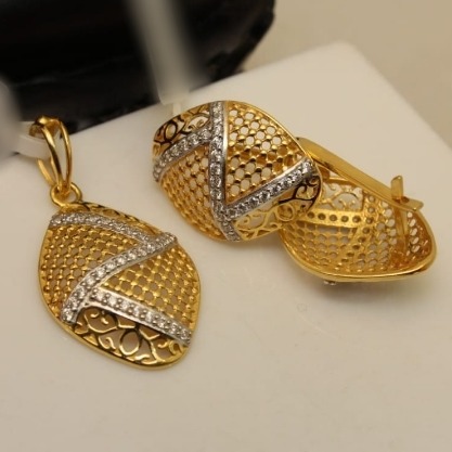 24KT Yellow Gold Fancy Pendant Set