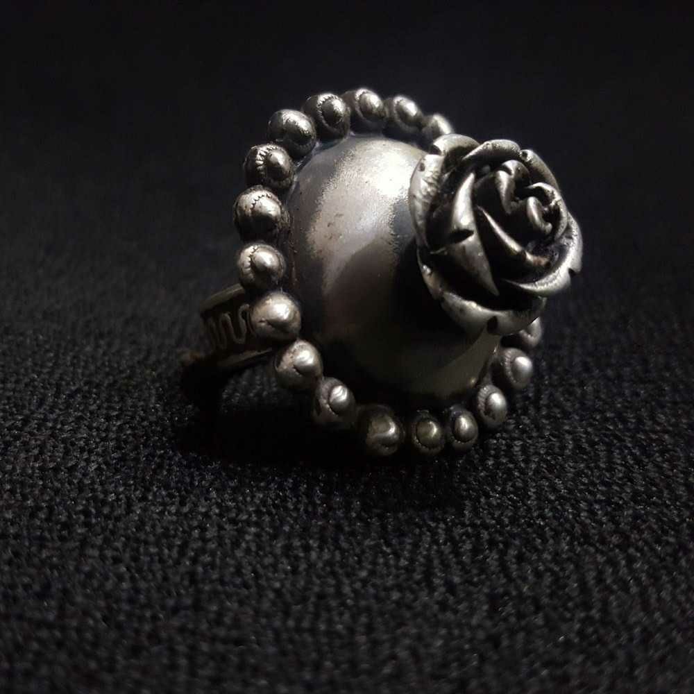925 Silver Antique Style Ladies Ring - Image 2