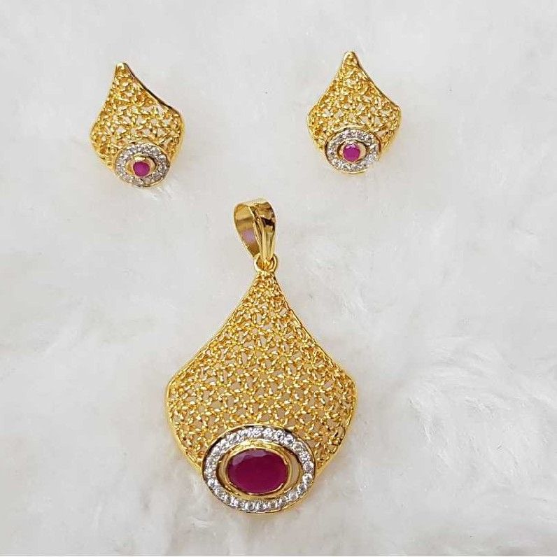 916 Gold Jadtar Pendant Set