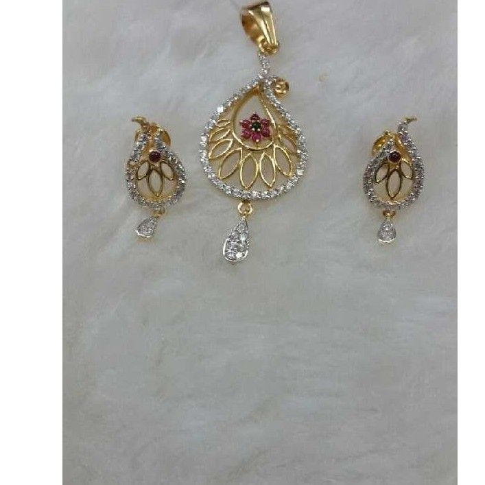 Leaf Shape 916 Gold Ladies Pendant Set