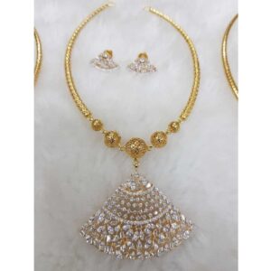 Elegant 916 Gold Diamond Ladies Necklace Set