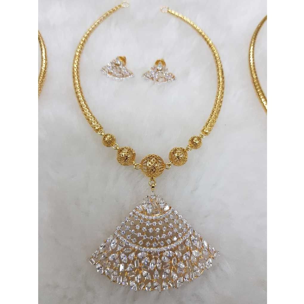 Elegant 916 Gold Diamond Ladies Necklace Set