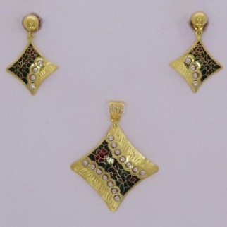 Antique Shape 916 Gold Pendant Set
