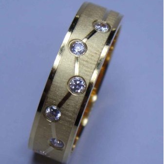 916 GOLD FANCY BAND RING