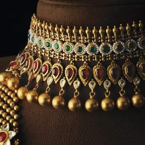 Gold necklace design for women