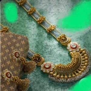 Gold traditional necklace set