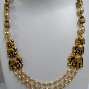 Gold pearl necklace