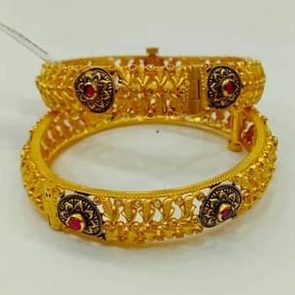 22Kt gold Kalkatti Design Bangle Kada