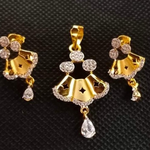 22KT Gold Attractive Pendant Set