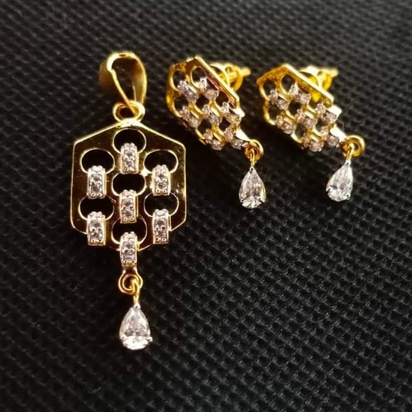 22KT Gold Fancy Pendant Set