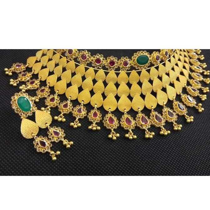 22kt Gold Antique Jadtar Necklace Set