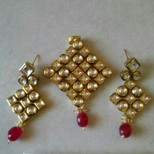 Kundan Attractive Modern Stone Pendant Set