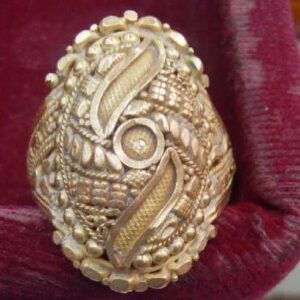 Antique Gold Ladies Ring