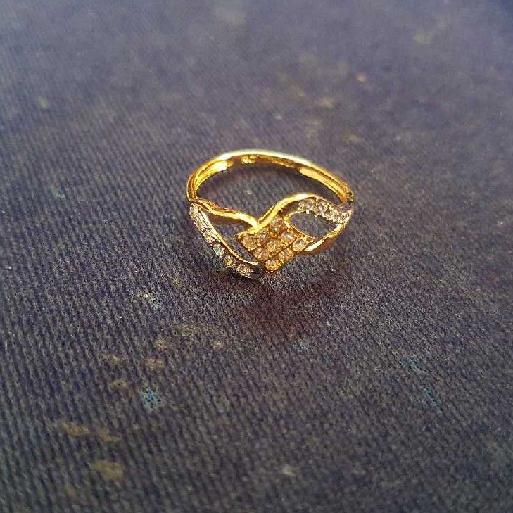 22K / 916 Gold Indian Classic Ladies Ring