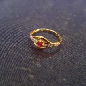 22K / 916 Gold Indian Stone Ladies Ring