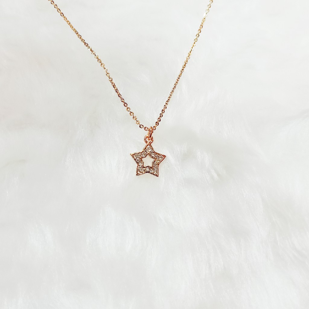 delicate dimond pendent with delicate chain - Image 2