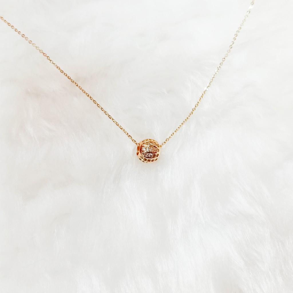 delicate chain with dond bolt pendent - Image 2