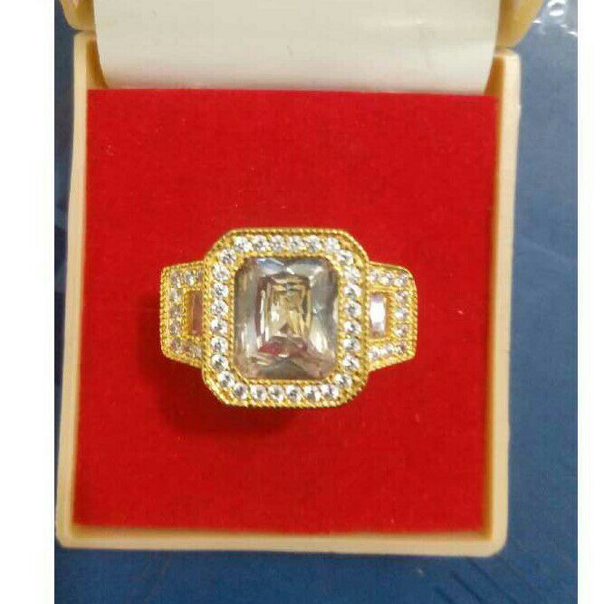 Classic Yellow Gents Ring