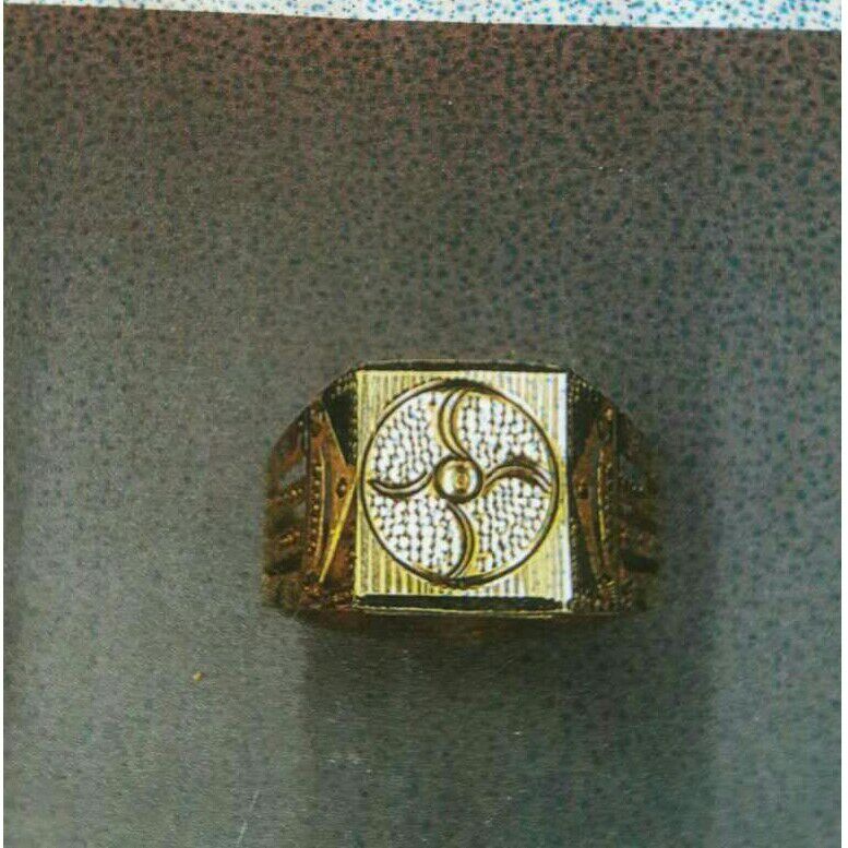22K / 916 Yellow Designer Gold Gents Ring