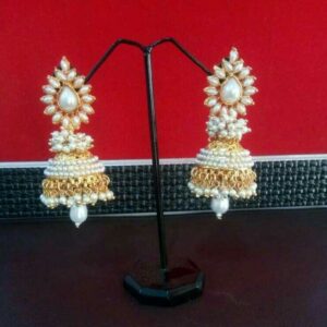 Attractive Kundan Earrings
