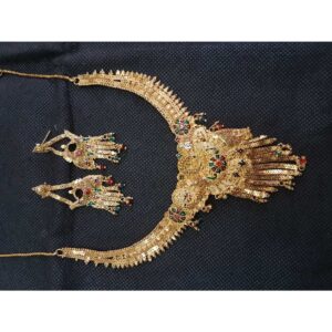 Gold Ladies Indian Attractive Necklace Set