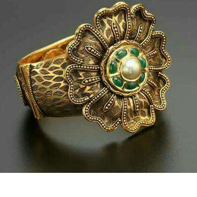 22K / 916 Gold Flower Antique Fancy Bracelet
