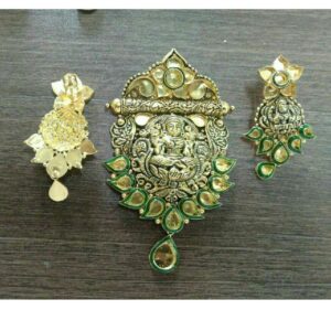 22K / 916 Gold Temple Chitrai Pendant Set