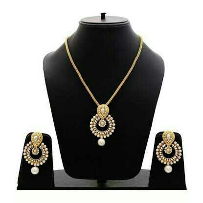 Artificial Modern Round Pendants Set