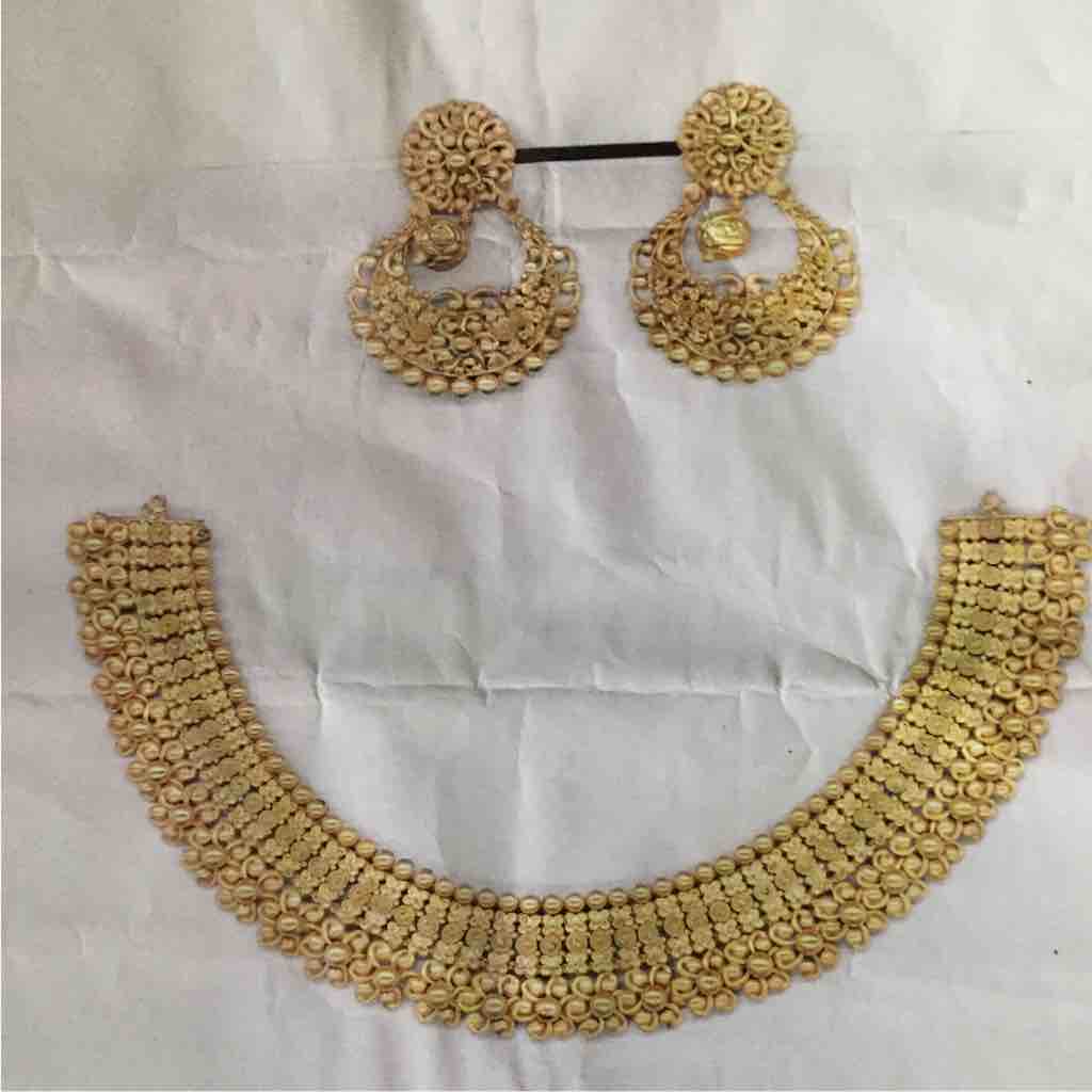 18K / 750 Gold Designer Ladies Modern Necklace Set