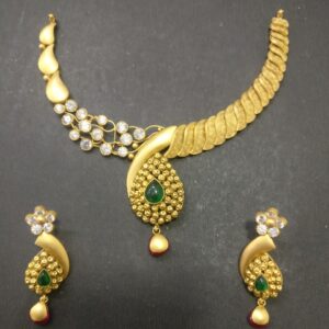 22 kt antique set