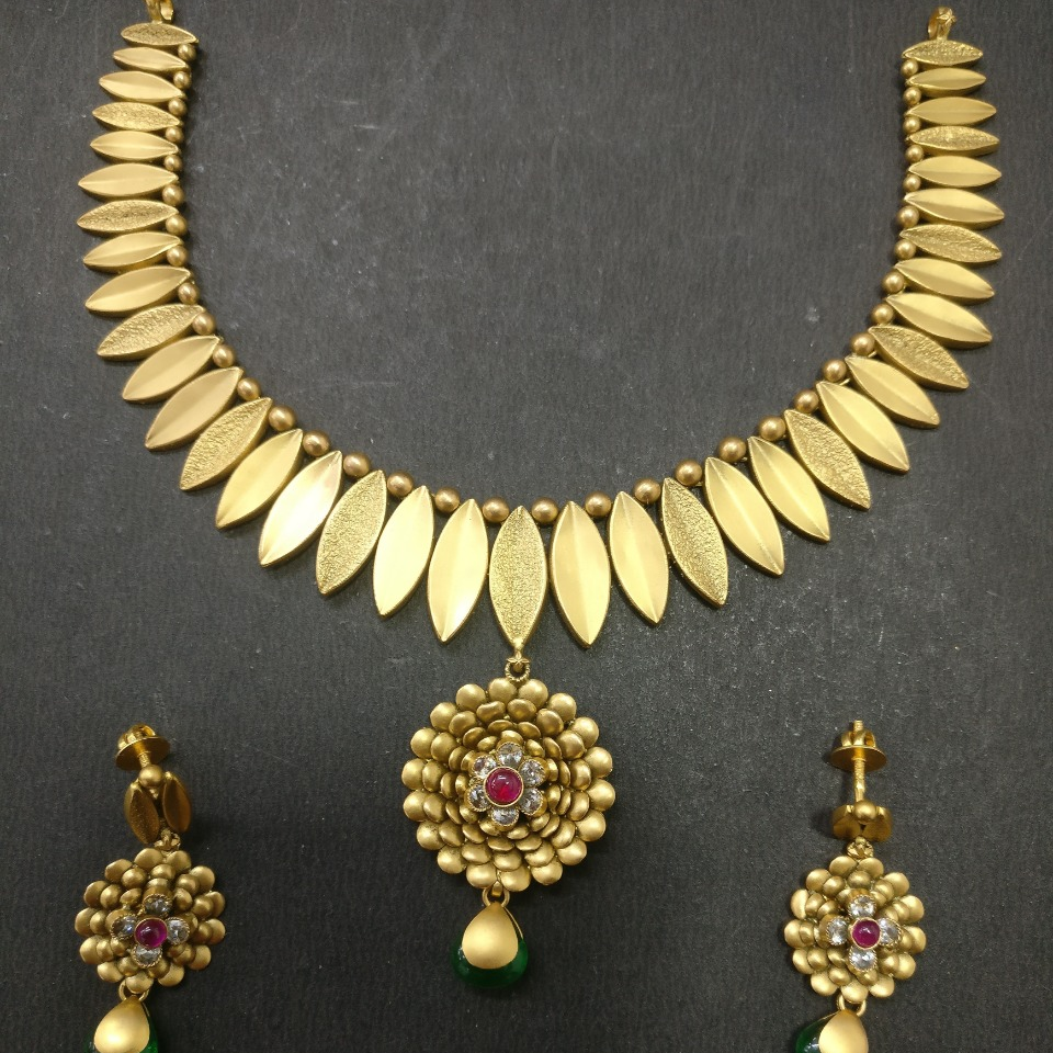 22 k antique classic necklace set